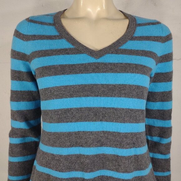 C. Cashmere blue gray striped 2-Ply V-Neck pullover sweater ladies Medium - Picture 2 of 6